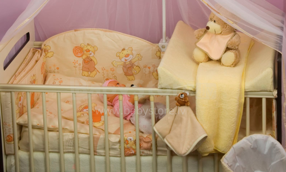 Puchatek Bērnu gultiņas aizsargapmale 360 cm ar lāčiem