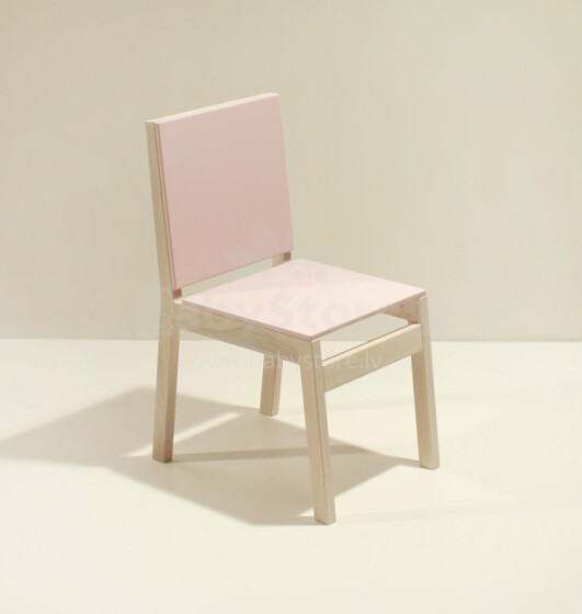 „Tilibs“ ir „Lacis“ menas. KK1 Medinė kėdė (spalva: rožinė)