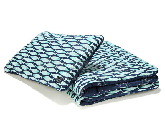„La Millou“ menas. 84037 „Bedclouthes M Fish & Confetti Navy“ Aukščiausios kokybės antklodė ir pagalvė
