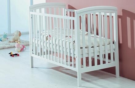 BabyDan'16 Emelie Art.86502  Praktiska bērnu gultiņa 120x60 cm