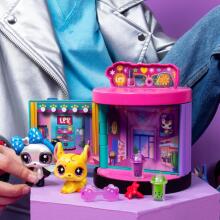 Littlest Pet Shop Sweet And Stylish Set – 3 Pet Figures, 15 Accessories & Roblox Code Art. BF00722