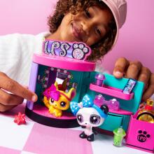 Littlest Pet Shop Sweet And Stylish Set – 3 Pet Figures, 15 Accessories & Roblox Code Art. BF00722