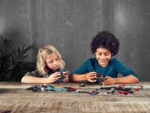 42106 LEGO® Technic Kaskadieru šova kravas auto un motocikls