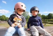 Momi Mimi Helmet Art.ROBI00019 Black  Certified, adjustable helmet for children M (48-52 cm)