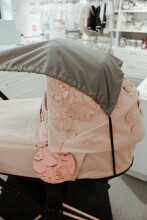 La bebe™ Visor Art.142531 Sky Universāls saules sargs (aizsargs) bērnu ratiem un autokrēsliem +DĀVANĀ funkcionāla somiņa no ūdeni atgrūdošā auduma