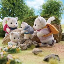 Sylvanian Families Snow Leopard Family Ski Set Art.5814