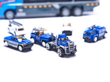Ikonka Art.KX6681_2 Transportera kravas automašīna TIR palaidējs + metāla automašīnas policija