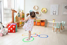 Ikonka Art.KX4888 Classroom game coloured hoops 10 wheels and connectors
