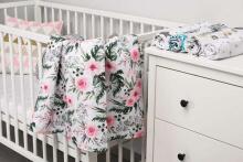 Muslin swaddle blanket – roses