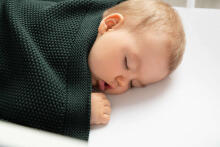 Knitted Blanket – navy blue