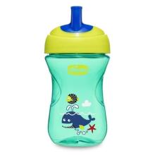 070046 A non-spill cup with a straw 12m + boy