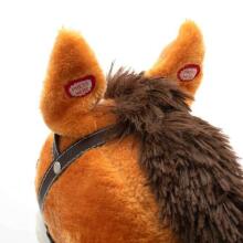 46435 POLE HORSE WITH MELODY ZEUS WITH SCARF