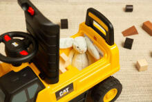 RIDE-ON TOY CAT EXCAVATOR
