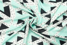 BAMBOO DIAPER - GREEN TRIANGLE 75x75