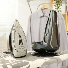 Petra PF01483VDEEU7 2600W Steam Station Black and Platinum