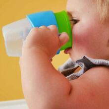b.box 360° cup for learning to drink for children - sippy training cup strawberry shake