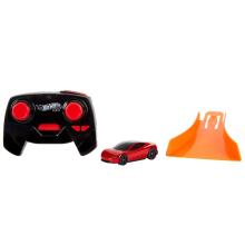 Hot Wheels kaugjuhtimispuldiga Tesla Roadster