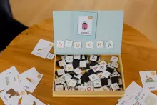Tutufamily Alphabet Art.223050 Magnetic alphabet for learning to read Finnish/English (FI/EN)
