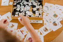 Tutufamily Alphabet Art.223050 Magnetic alphabet for learning to read Finnish/English (FI/EN)