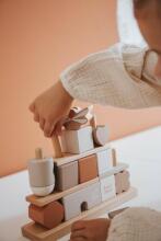 Stacking blocks - Nougat