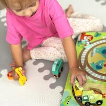 TOOKY TOY WOODEN TRAIN ZOO TRAIN MAGNETIC TRACK IN A SUITCASE