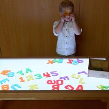MASTERKIDZ caurspīdīgi cipari un burti, 38 gab. Montessori