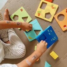 TOOKY TOY Montessori Puzzle Shapes and Colors Animals 6 Boards FSC