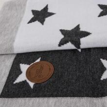 Knitted blanket in gift box stars 90x90 grey