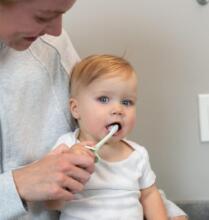 DR.BROWN'S Baby's First Toothbrush, Green