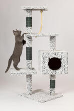 XXL Scratching post for a cat house tree bed