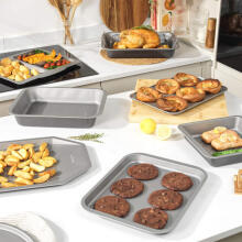 Salter BW13664 Essentials 26cm Square Baking Tin