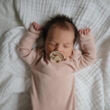 Frigg Little Viking Round Latex  Art.101540 Knud Sigrid Pacifier (nipple) made of 100% natural rubber 0-6 months (2 pcs.)