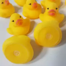 Quack-tastic Mini Tiny 12 Ducks Art.267879 Mini gumijas 12 pilītes 4X3cm