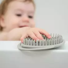Haakaa Silicone Shampoo Brush Art.SGE050-PG Pea Green Silicone Shampoo Brush