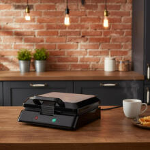 Waffle Maker for 4 Large Waffles Non-Stick Coating 1080–1300W KADEN