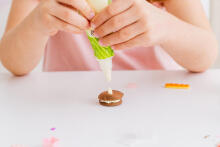 DUMEL DD 30615 Toy Decorating - Pastry Shop
