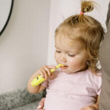 DR.BROWN'S toothbrush for children aged 1 to 4, MINION