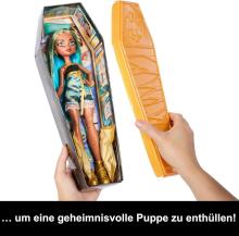 Monster High Buried Secrets – Cozy Creepover Mystery Doll Set (Half-Year Grey Theme, 5 Surprises)