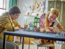 LEGO Friends Sirdspilsētas dzīvokļi un veikali
