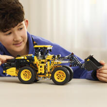 LEGO Technic Volvo l120 Electric Wheel Loader

