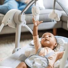 Ingenuity Comfort 2 Go Portable Baby Swing Art.296542 Endless Bloom pārnēsājams šūpuļkrēsls