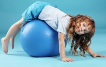 „Frogeez ™“ gimnastikos fitballas. Art. L20075 Alyvinė kūno rengyba, joga, gimnastikos kamuolys, 65 cm