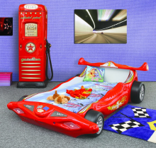 „Plastiko Formula 1“ 81918 straipsnis. Ergonomiška vaikiška lova - mašina su patvariu beržo pagrindu ir čiužiniu 200x90 cm