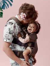 „Babybjorn Baby Carrier One Air 3D Mesh Art.098001 Pearly Pink Kangaroo Bag“ - aktyviems tėvams ilgiems žygiams