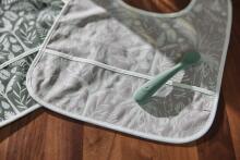 Jollein Bib Waterproof Art.029-864-65120 Botanical Leaf Green