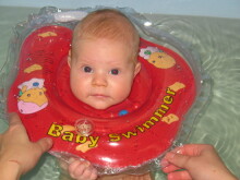 Baby Swimmer -  Детский надувной плавательный круг (на шею для купания)0-24 месяцев (3-12кг) red