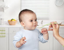 Munchkin Art. 011524 First Weaning Spoons Pink/Green