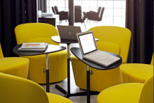 „Ikea SVARTÅSEN 402.421.77“ nešiojamojo kompiuterio stalo stalas nešiojamam kompiuteriui