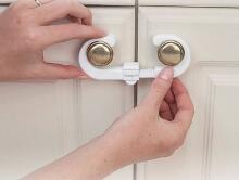 Britton Cabinet Slide Lock Art.B1805